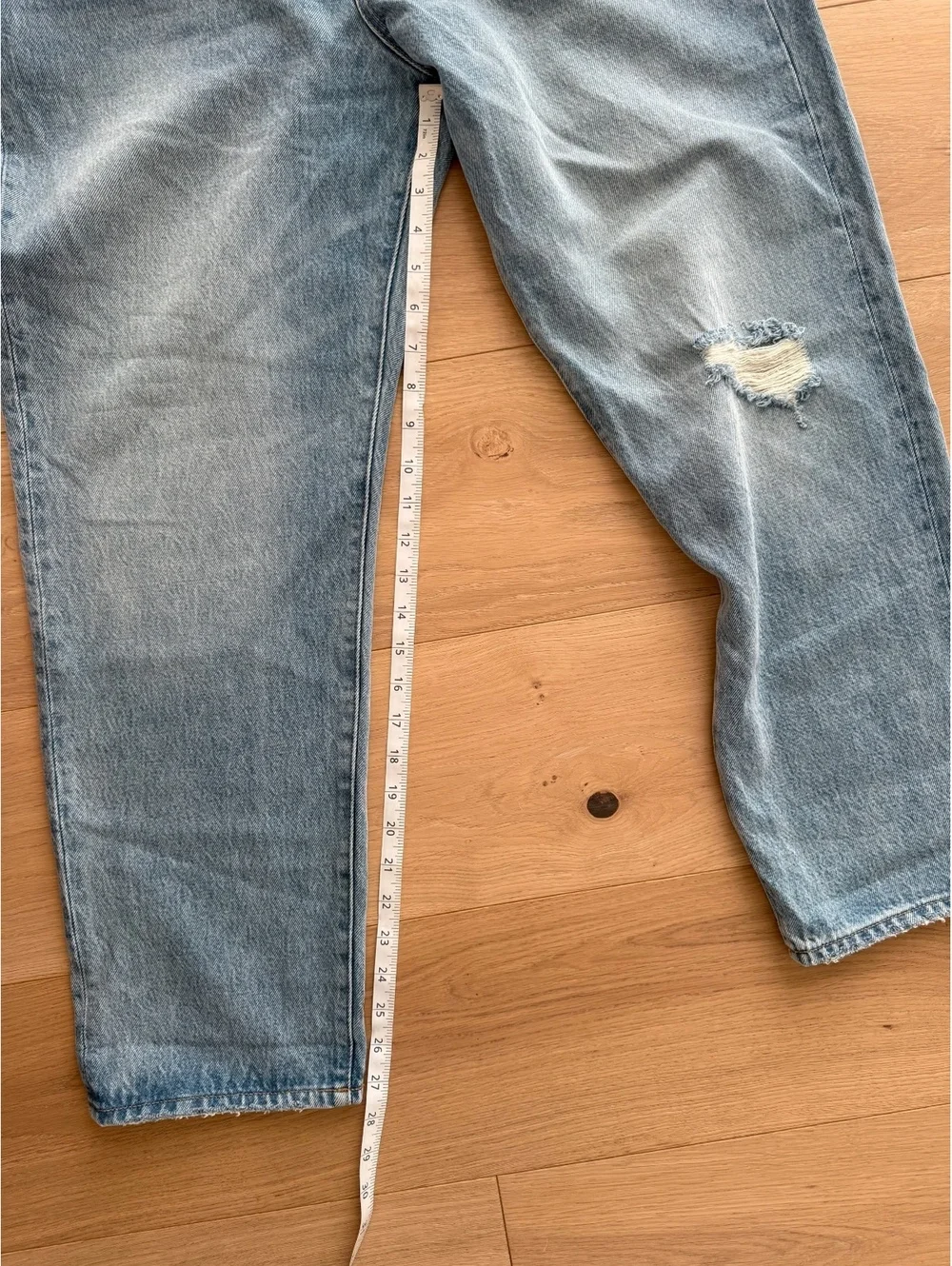 J.Crew Slouchy Boyfriend Jeans NWT Light Wash Distressed Size 31